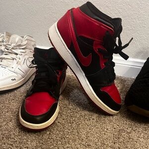 Jordan 1 
Kids 5.5 Y